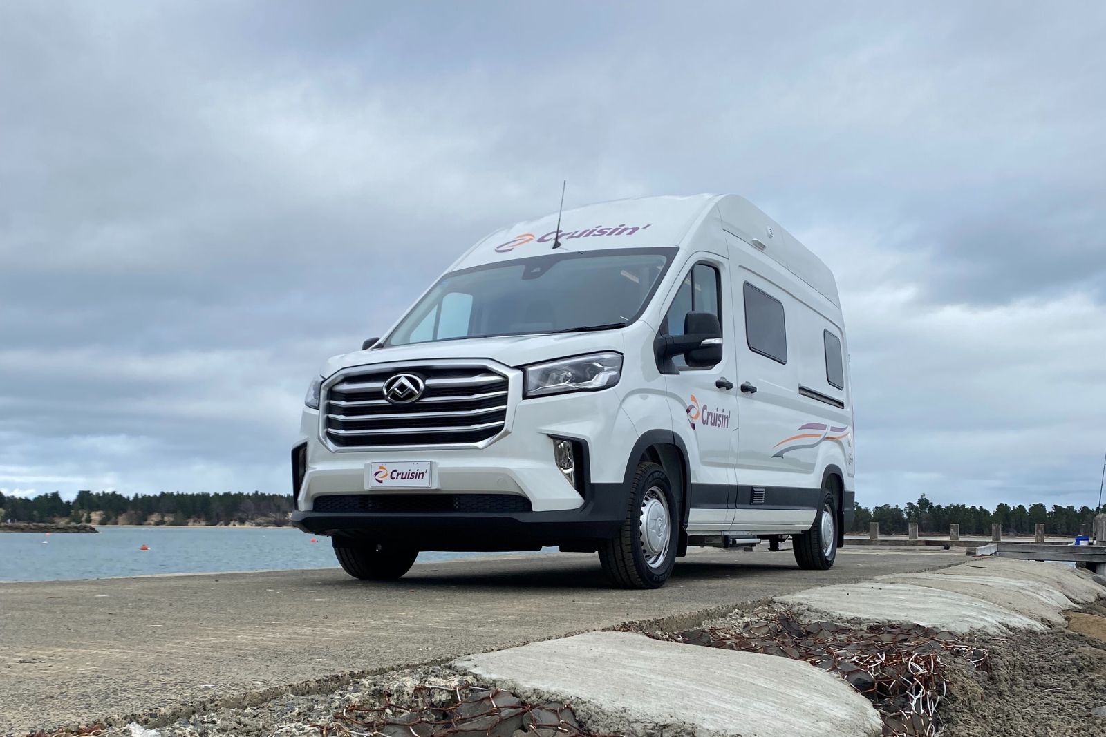 Cruisin Hi Top voorkant Cruisin Hi Top | Campers Down Under