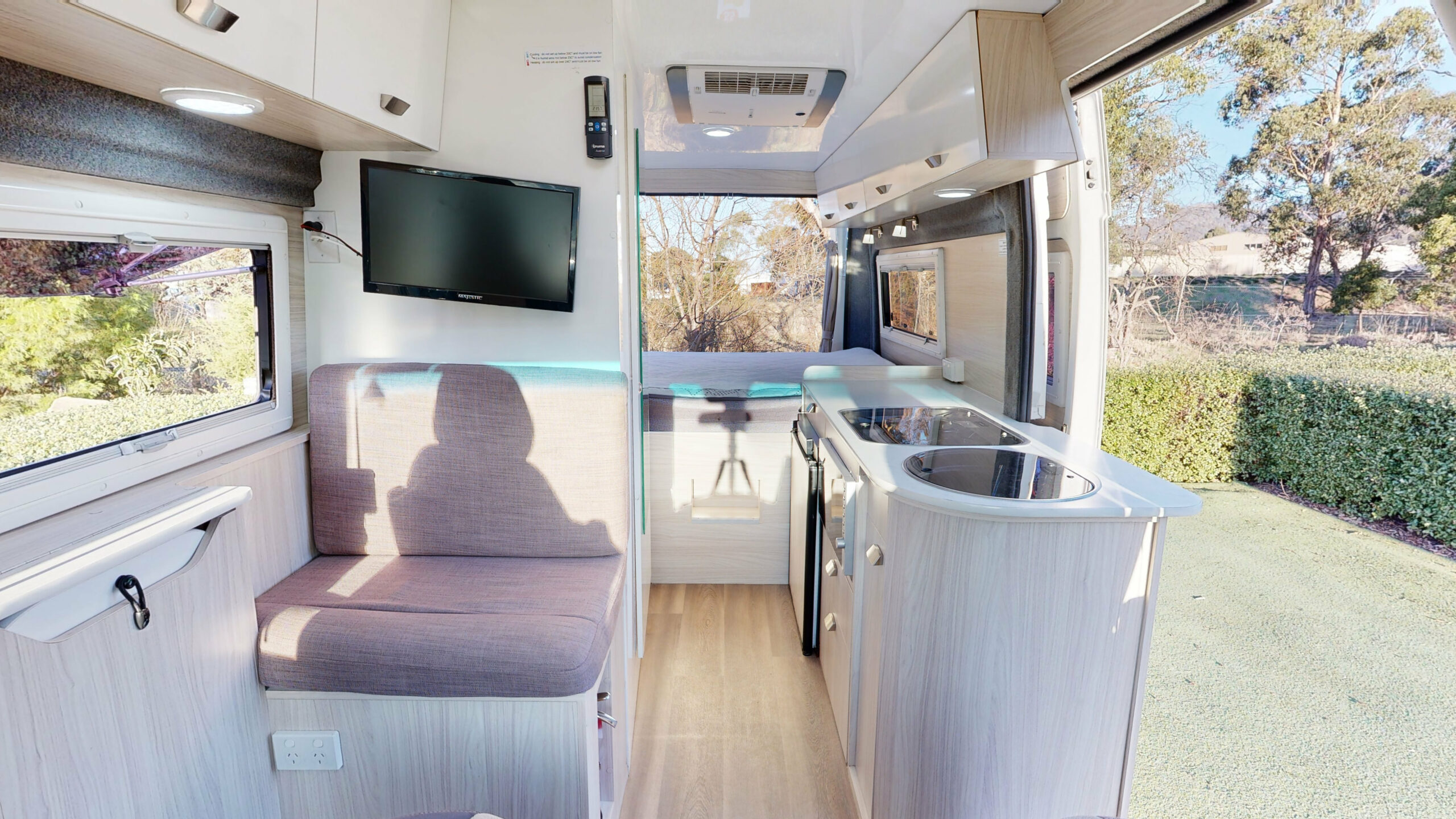 Go Cheap Tamar interieur | Campers Down Under