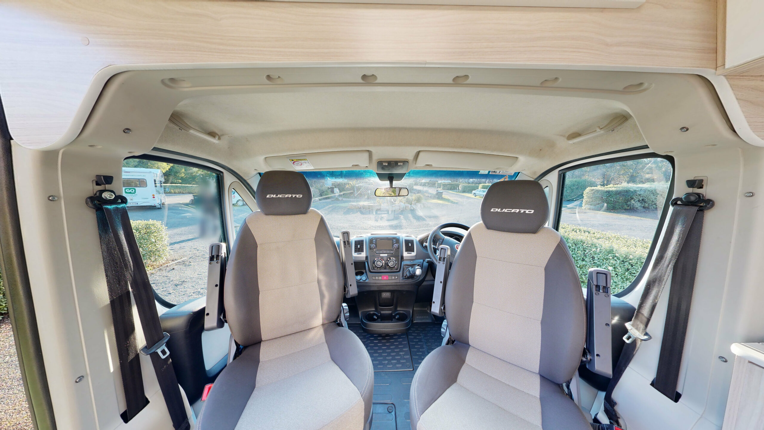 Go Cheap Tamar draaiende stoelen | Campers Down Under