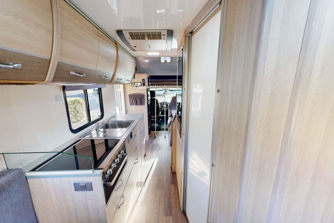 Go Cheap Henty keuken | Campers Down Under