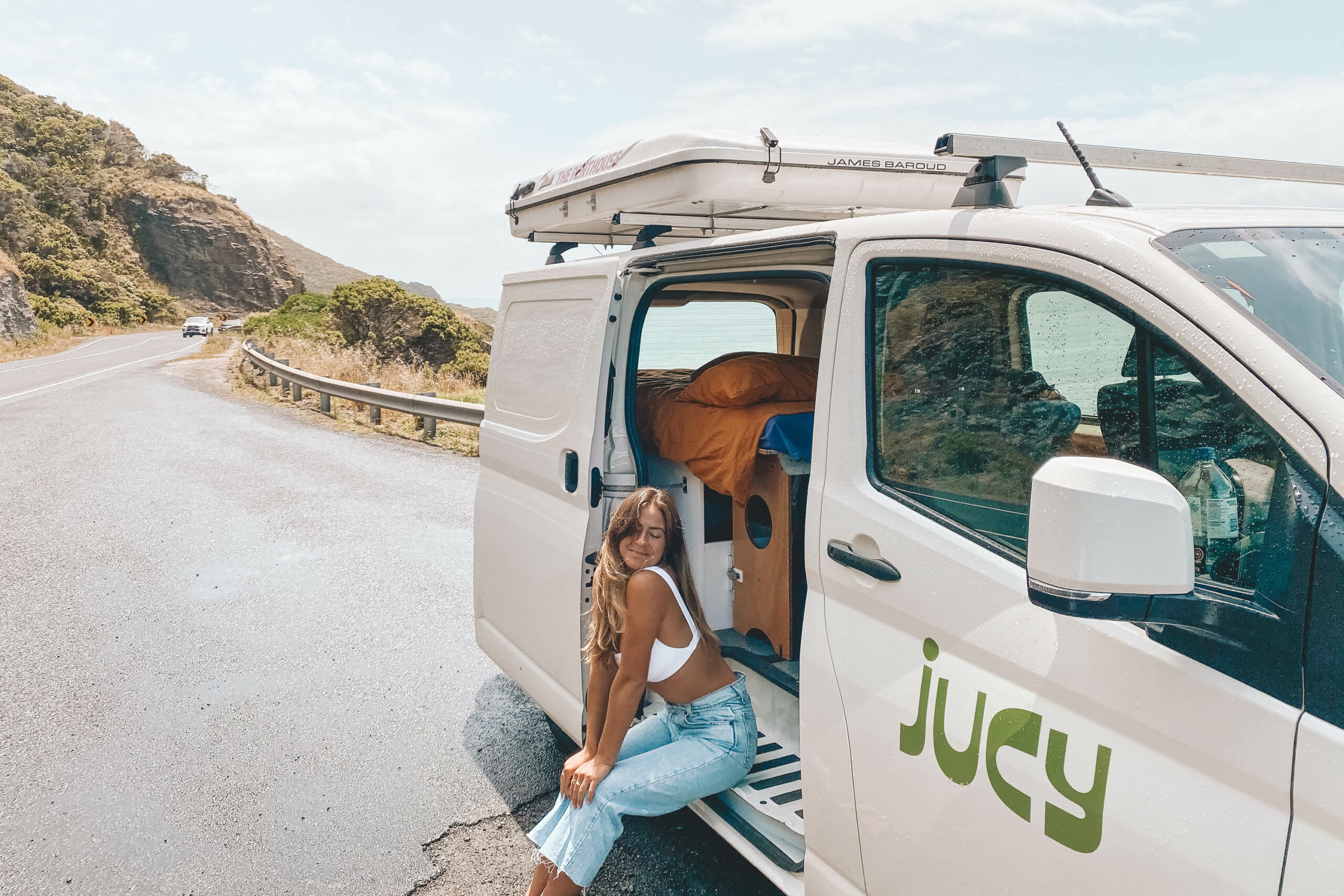 Jucy Compass zijdeur open | Campers Down Under