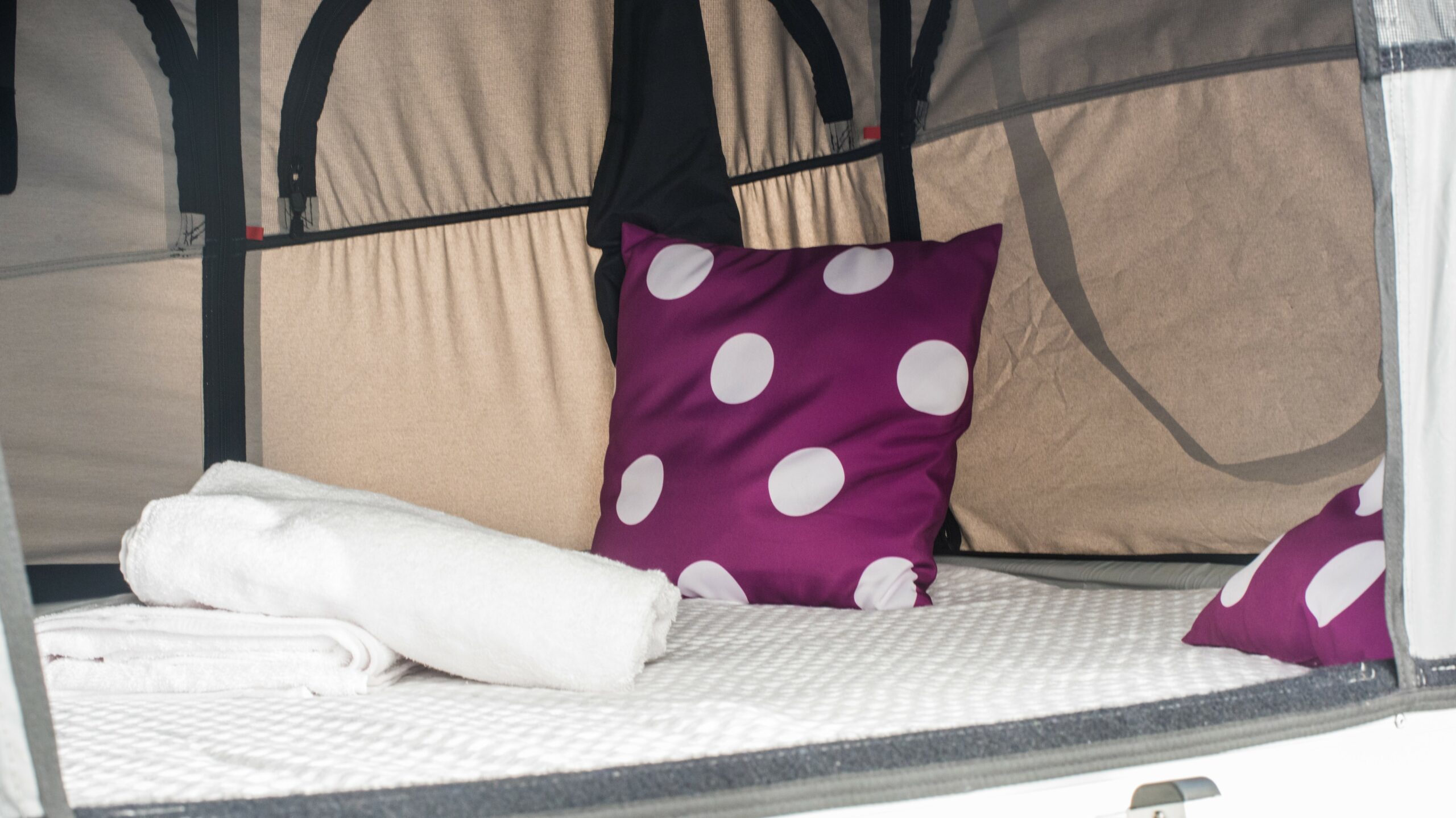 Jucy Compass tent op het dak | Campers Down Under
