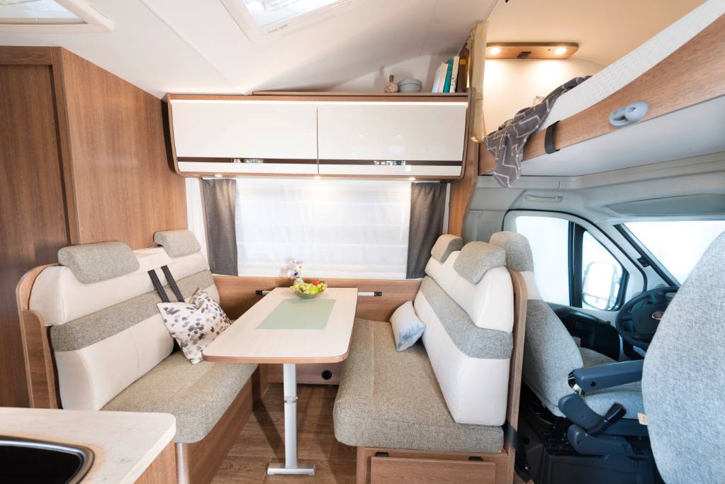 McRent Family Plus zithoek | Campers Down Under