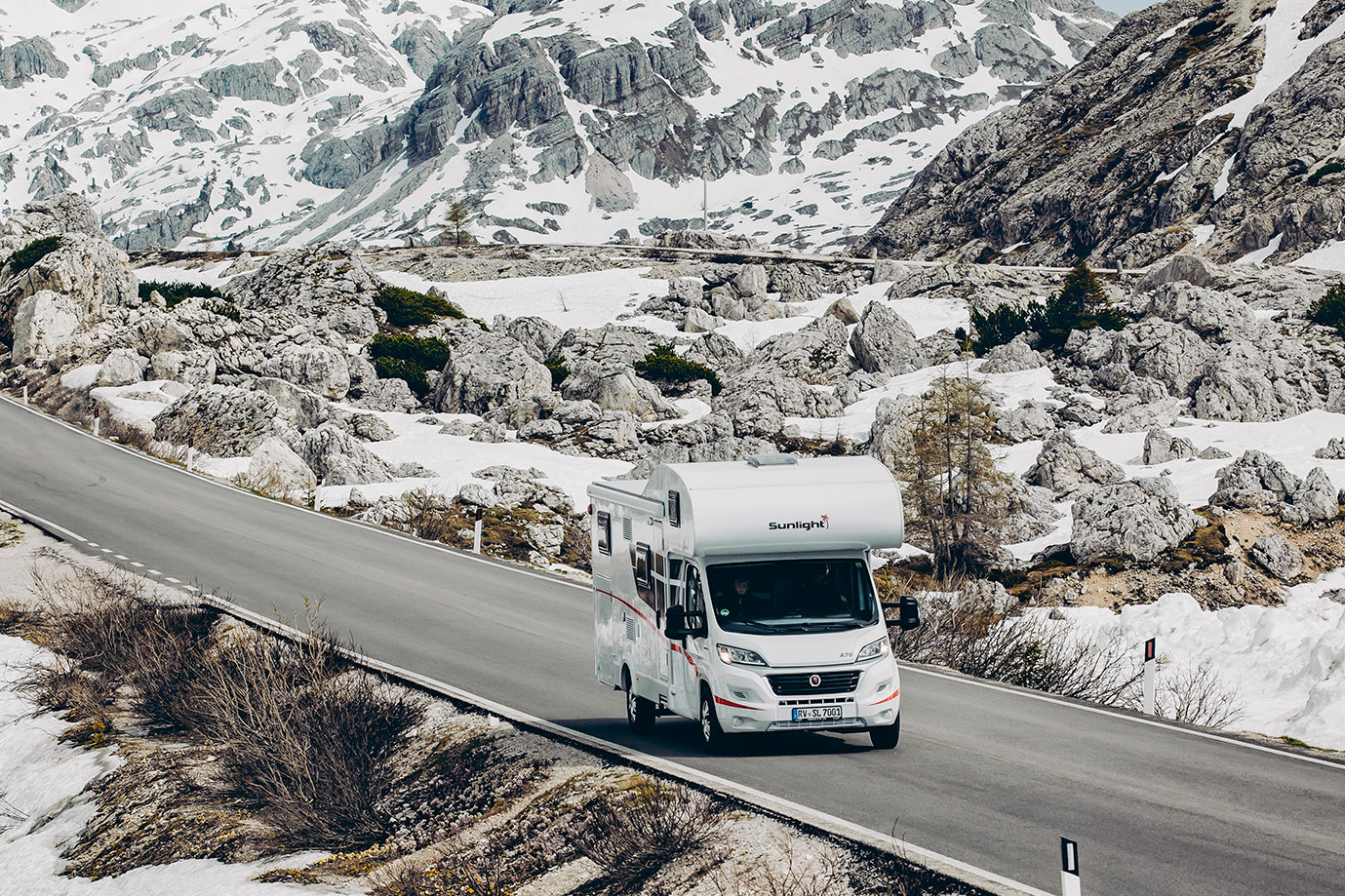 McRent Family Plus Camper buiten sneeuw landschap | Campers Down Under