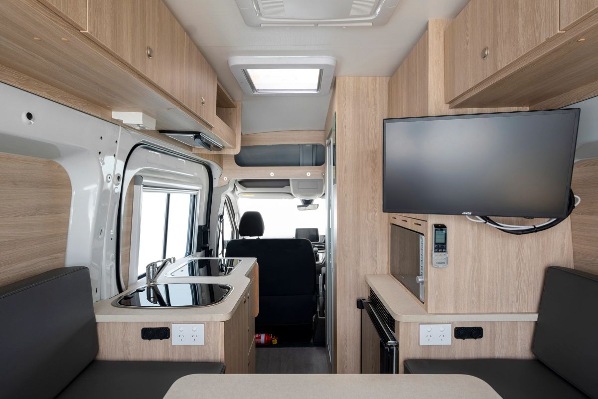 Apollo Euro Mini interieur | Campers Down Under