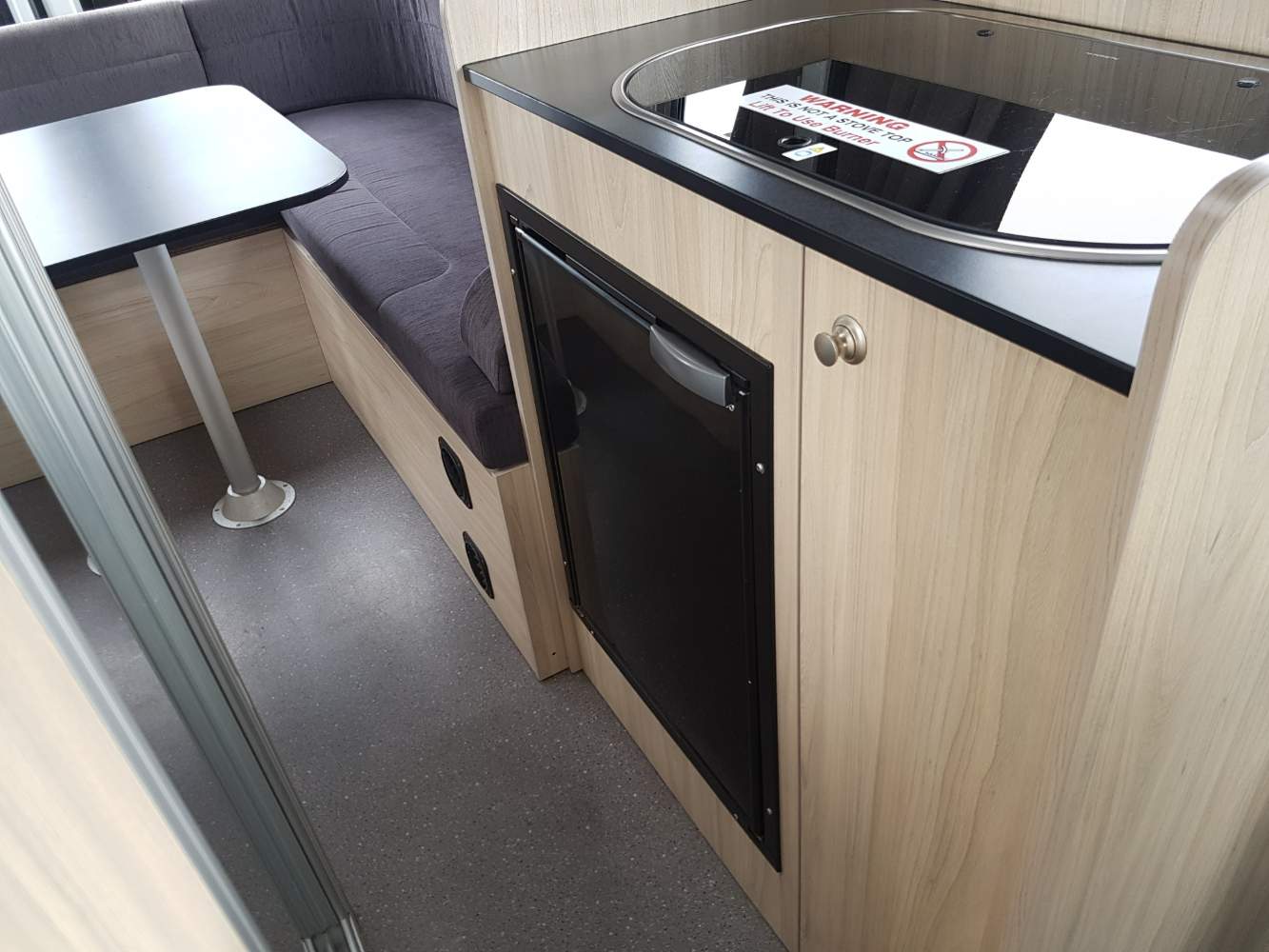 Wendekreisen Budget 2 Freedom keuken | Campers Down Under