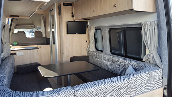 Wendekreisen Budget 2 Premium zithoek | Campers Down Under