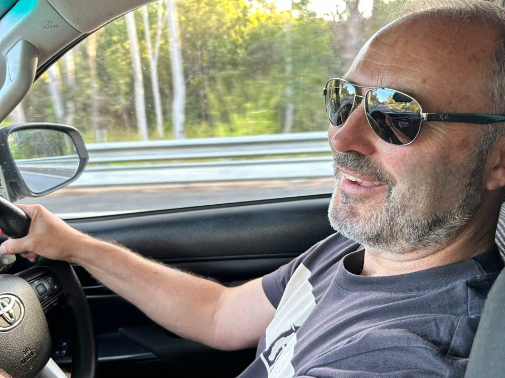 Peter rijden in camper | Campers Down Under