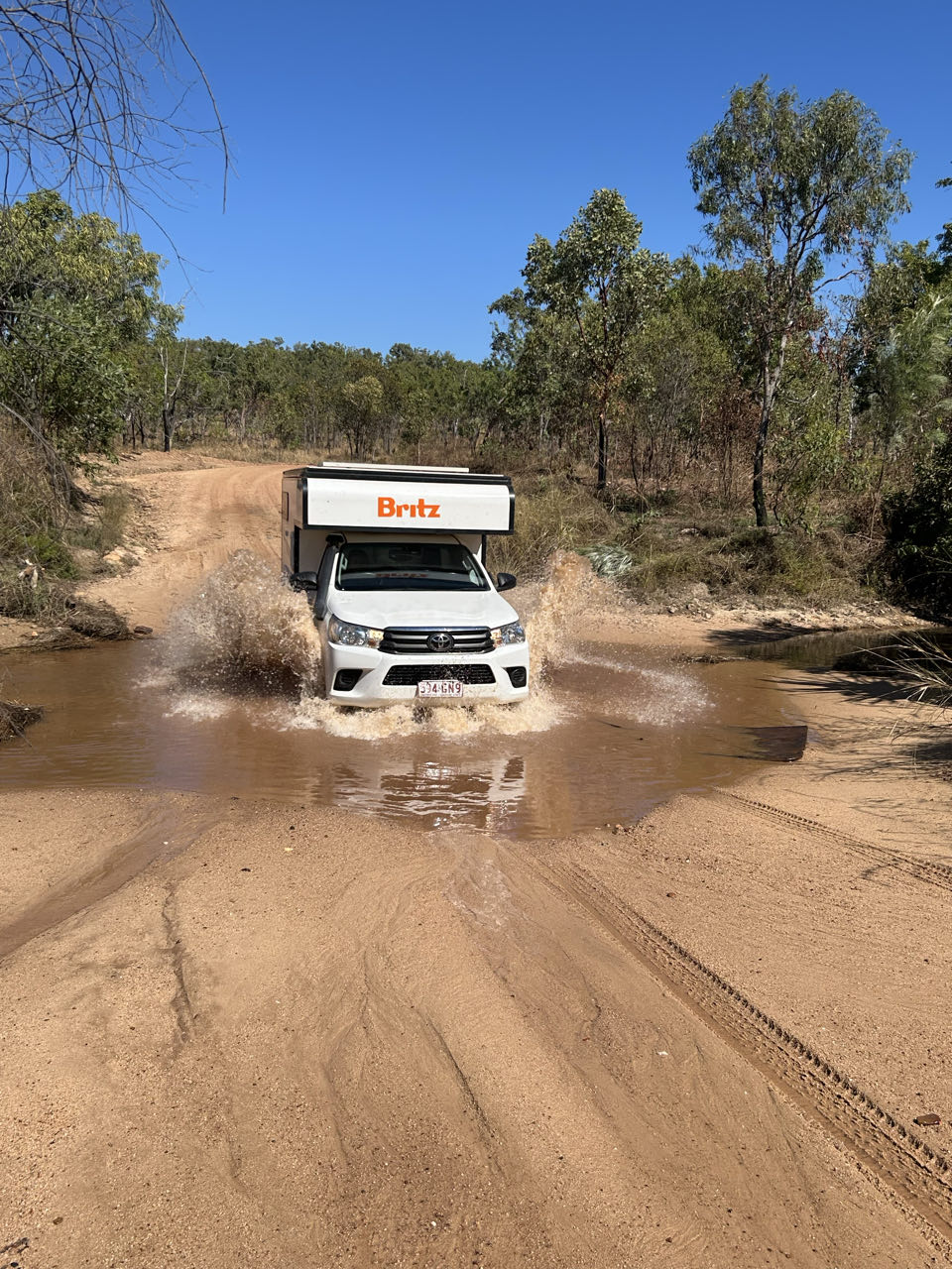 Britz Maverick - rijdt door water | Campers Down Under Britz Maverick - rijdt door water | Campers Down Under