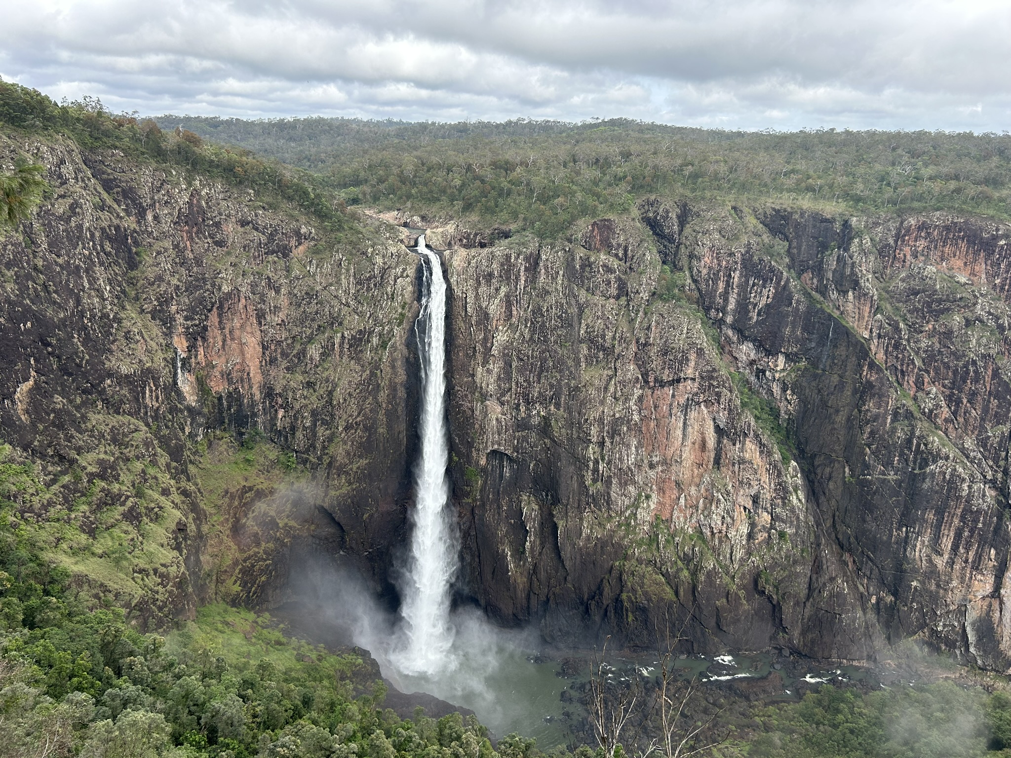 Wallaman Falls | Campers Down Under