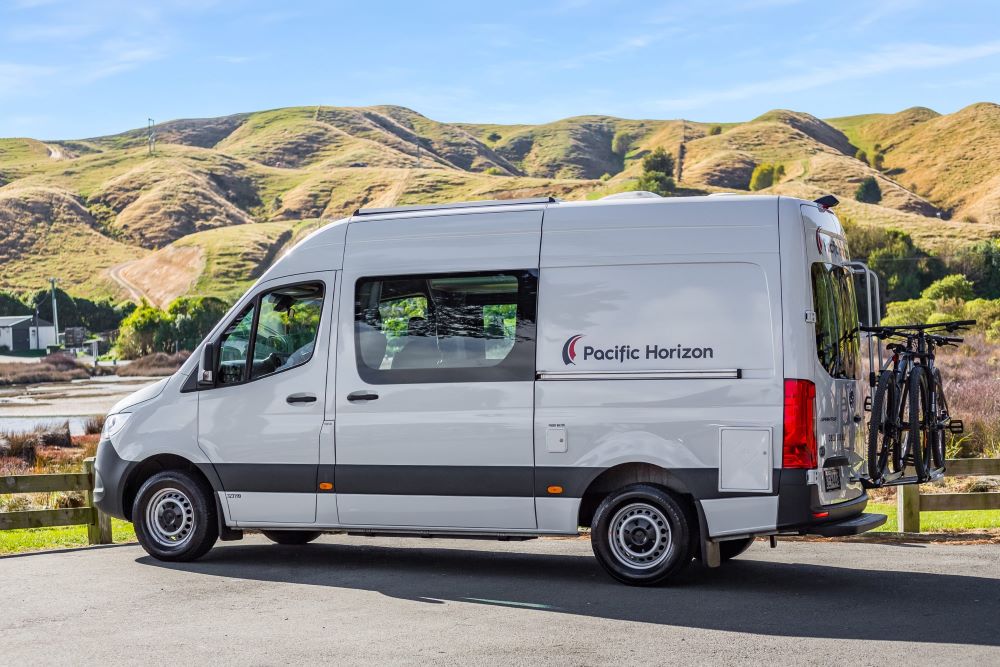 Pacific Horizon 2+1 camper met fietsrek | Campers Down Under