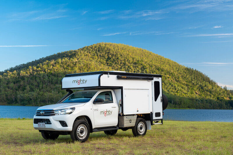 Mighty 4WD | voor- en zijkant | Campers Down Under