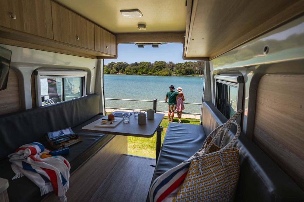 Mighty Duo interieur Mighty Duo interieur | Campers Down Under