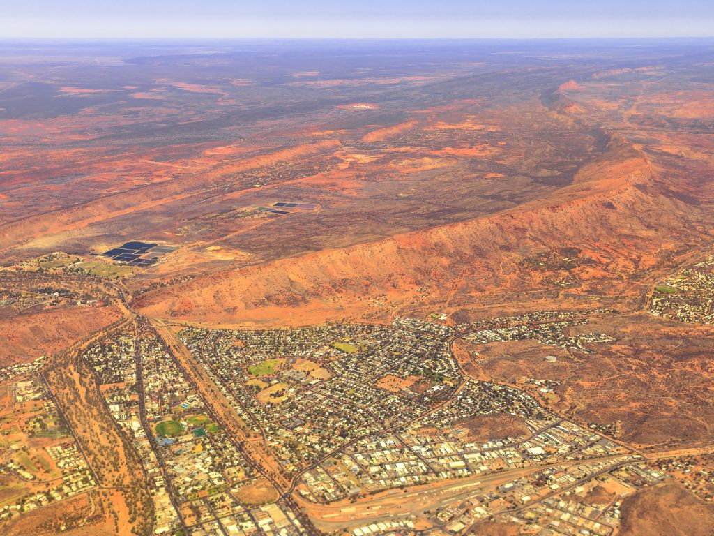 Alice Springs vanuit de lucht | Campers Down Under