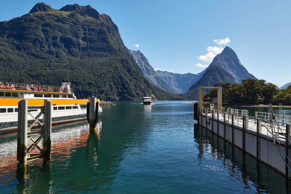 Milford Sound boottocht Depositphotos_729111586_L Milford Sound boottocht